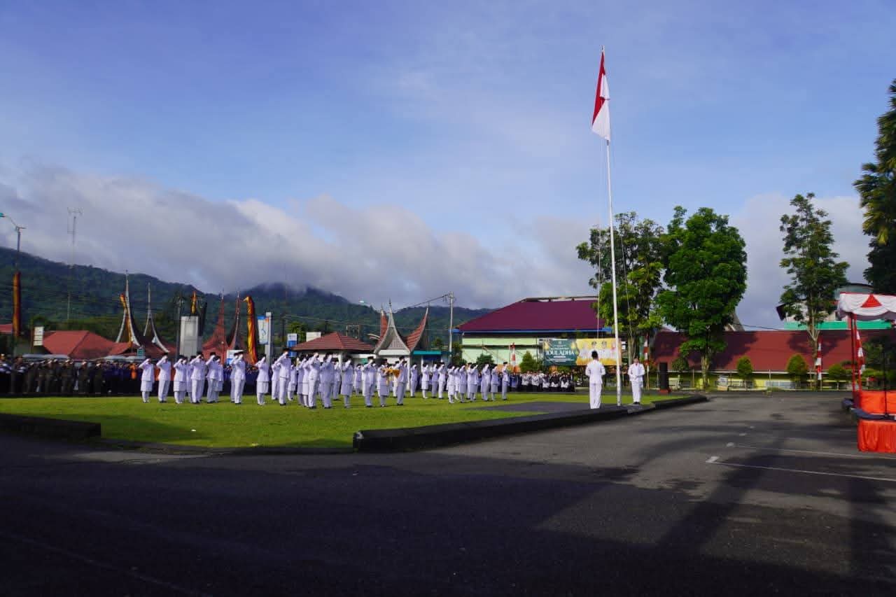 Suasana peringatan Hari Lahir PancaSila digelar Pemko Padang Panjang,  dihalaman Balai Kota  setempat.